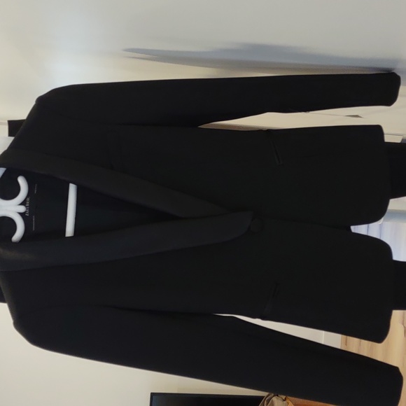 Tuxedo - Picture 4 of 6